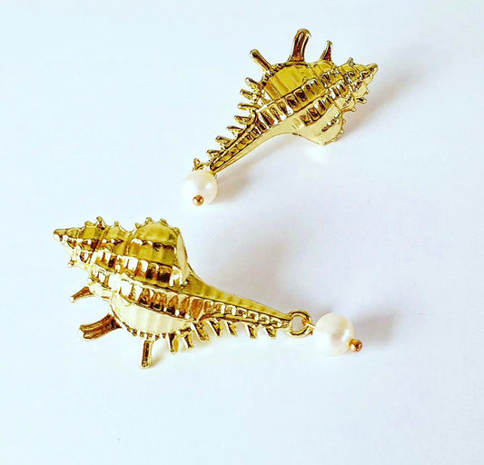 Coquille earrings