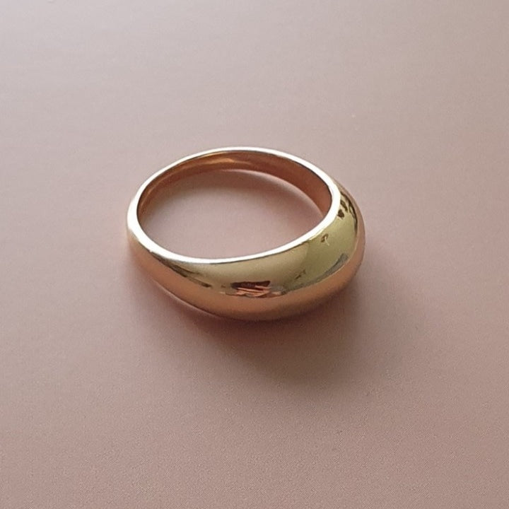 Smooth golden ring